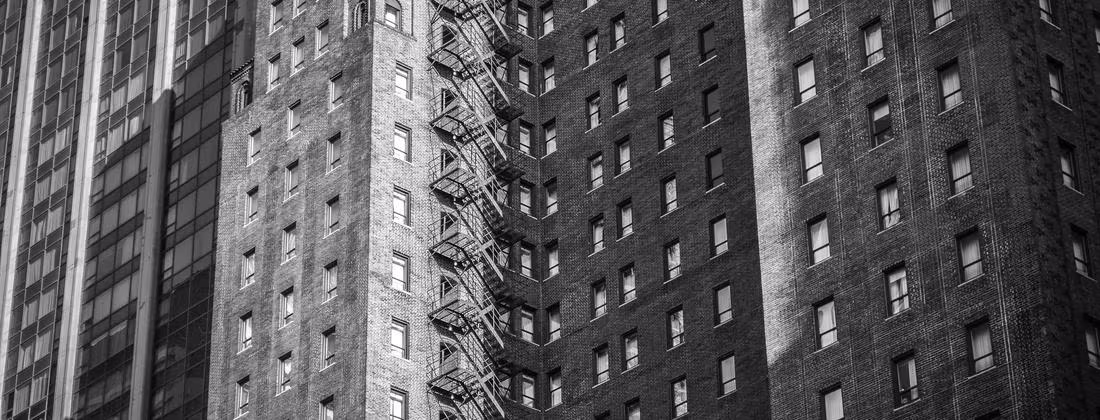 Guanajuato — callejones coloniales con fachadas coloridas en hora dorada